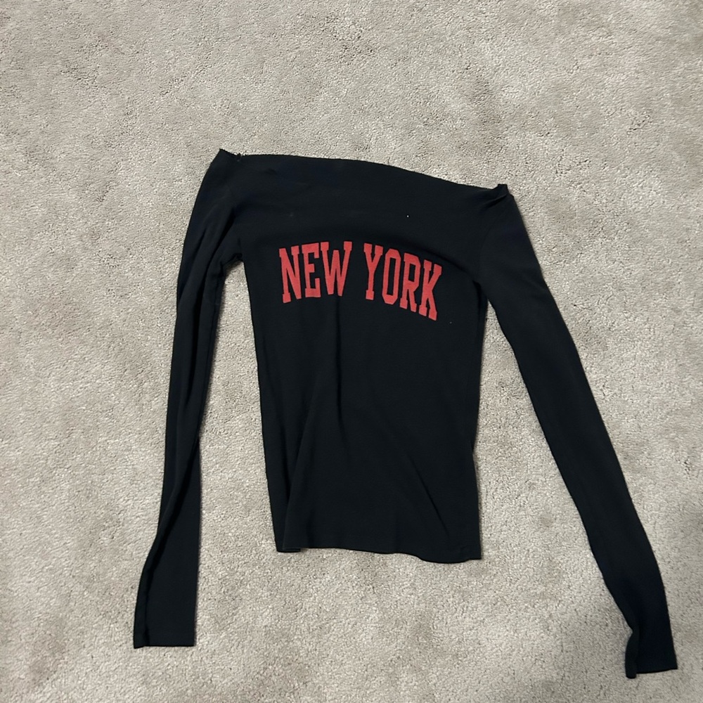 PacSun Black Long Sleeve Top with Red New York Print